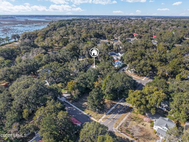 1105 13th St Apt D, Port Royal, SC 29935