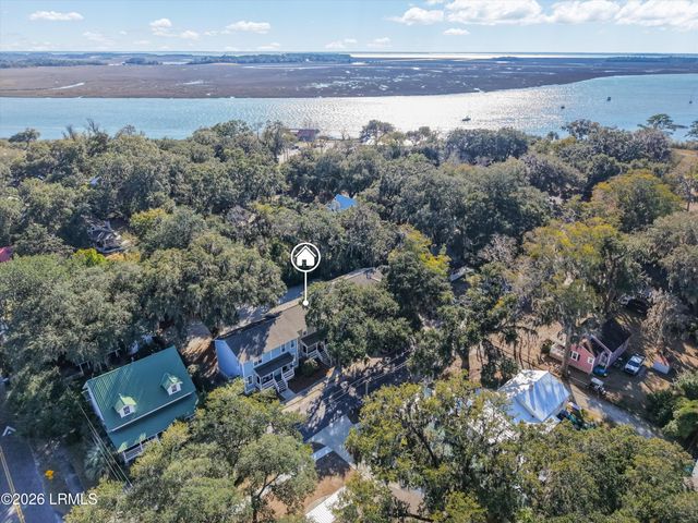 1105 13th St Apt D, Port Royal, SC 29935