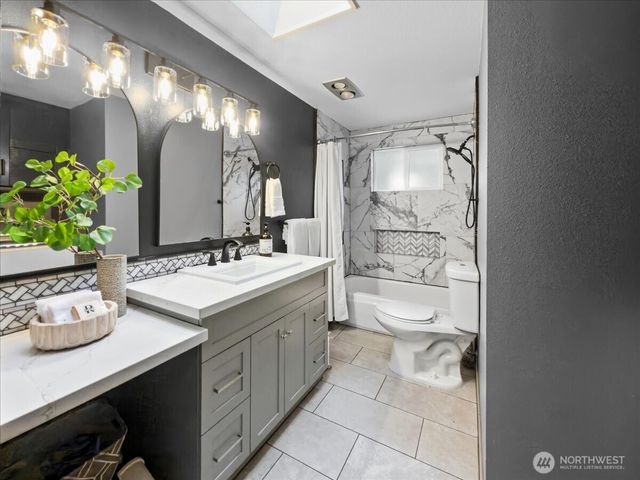19607 136th Place SE, Renton, WA 98058