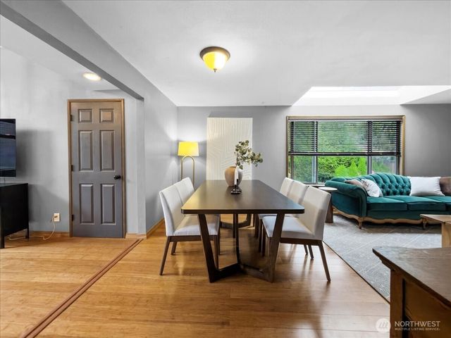 19607 136th Place SE, Renton, WA 98058