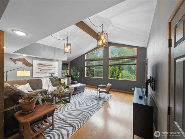 19607 136th Place SE, Renton, WA 98058
