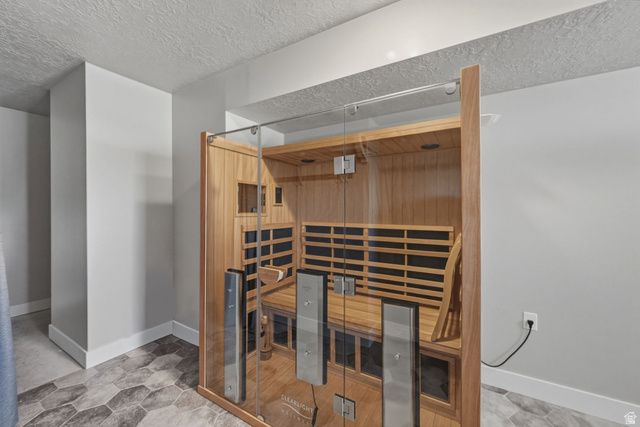 68 E COLUMBUS CT, Salt Lake City, UT 84103