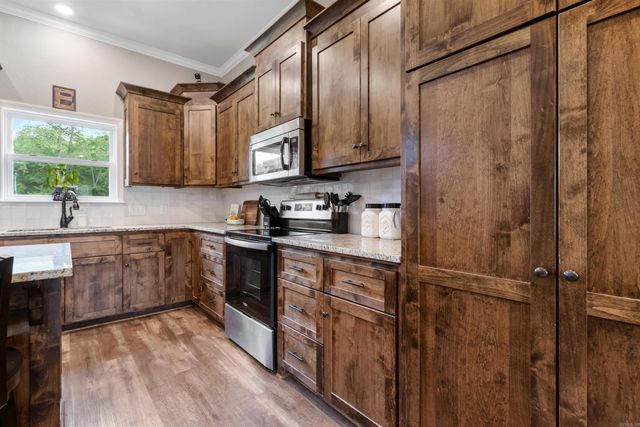 16 Otto Landing Dr, Greenbrier, AR 72058