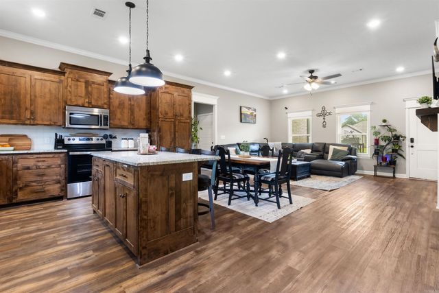 16 Otto Landing Dr, Greenbrier, AR 72058