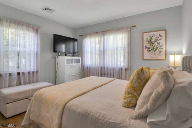 915 Essex Ave, Linden City, NJ 07036