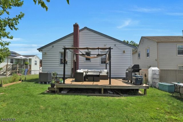 915 Essex Ave, Linden City, NJ 07036