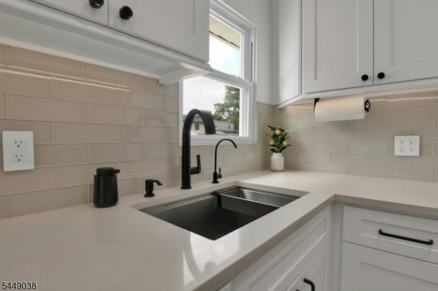 915 Essex Ave, Linden City, NJ 07036