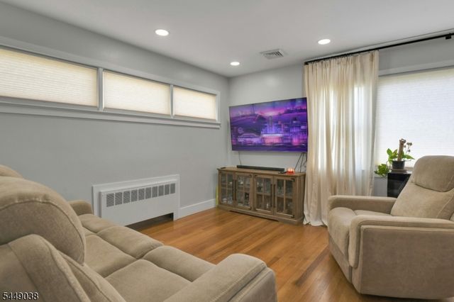 915 Essex Ave, Linden City, NJ 07036