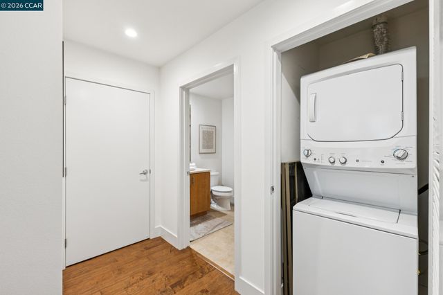 438 W Grand Ave 432, Oakland, CA 94612