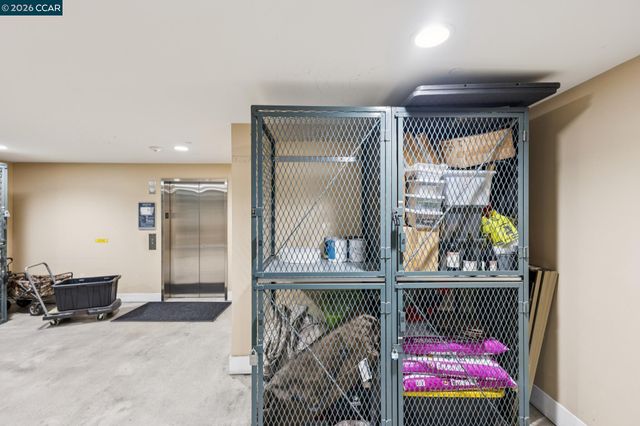 438 W Grand Ave 432, Oakland, CA 94612