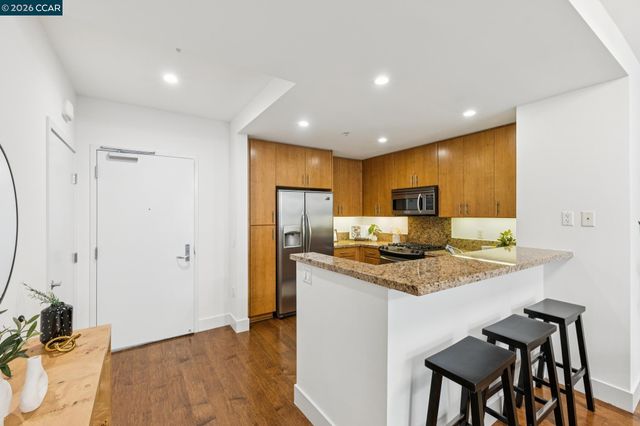 438 W Grand Ave 432, Oakland, CA 94612