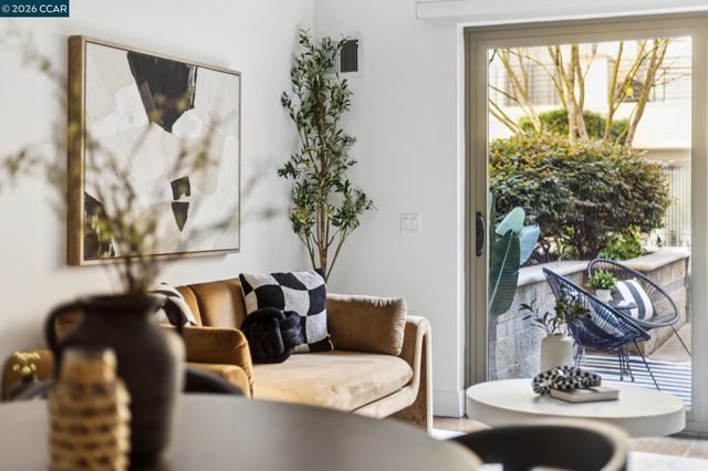 438 W Grand Ave 432, Oakland, CA 94612