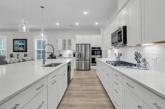 582 Marsh Cove Circle, Summerville, SC 29486