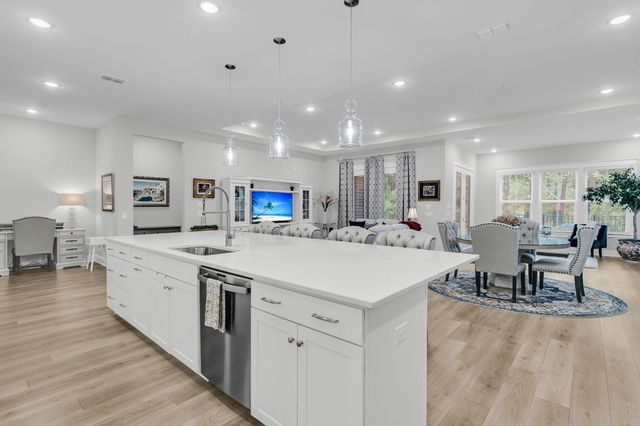 582 Marsh Cove Circle, Summerville, SC 29486