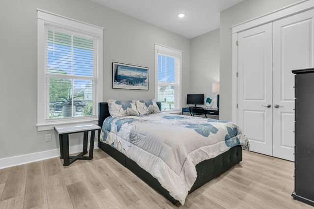 582 Marsh Cove Circle, Summerville, SC 29486