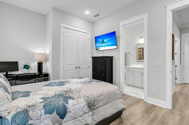 582 Marsh Cove Circle, Summerville, SC 29486