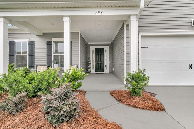 582 Marsh Cove Circle, Summerville, SC 29486