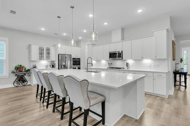 582 Marsh Cove Circle, Summerville, SC 29486