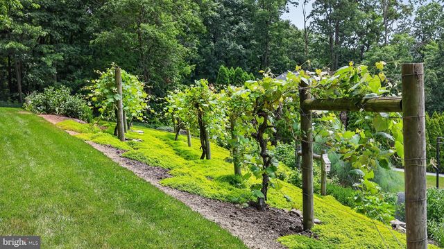 257 HILL RD, New Holland, PA 17557