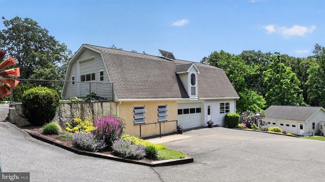 257 HILL RD, New Holland, PA 17557