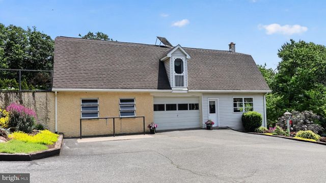 257 HILL RD, New Holland, PA 17557