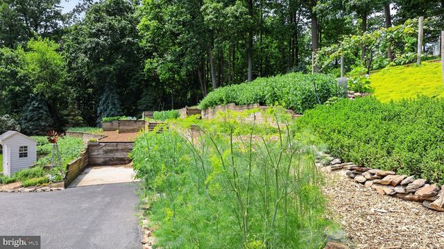 257 HILL RD, New Holland, PA 17557