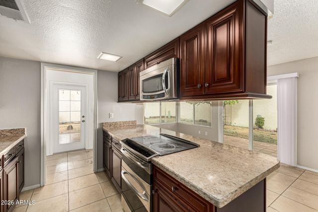 3108 W CLINTON Street, Phoenix, AZ 85029