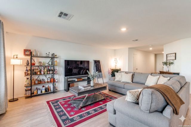 5319 Devils Ridge, Converse, TX 78109