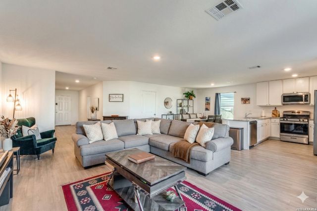 5319 Devils Ridge, Converse, TX 78109