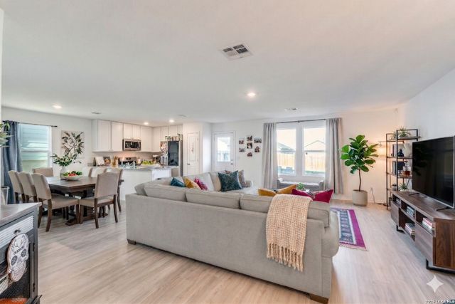 5319 Devils Ridge, Converse, TX 78109