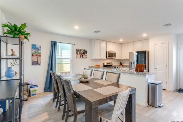 5319 Devils Ridge, Converse, TX 78109