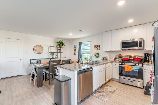 5319 Devils Ridge, Converse, TX 78109