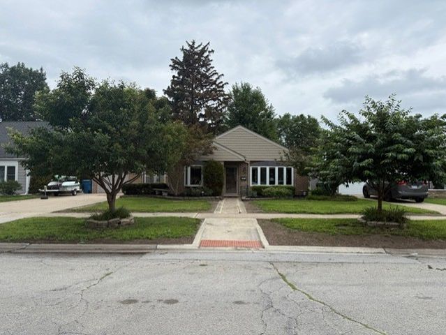 4930 W 92nd Street, Oak Lawn, IL 60453