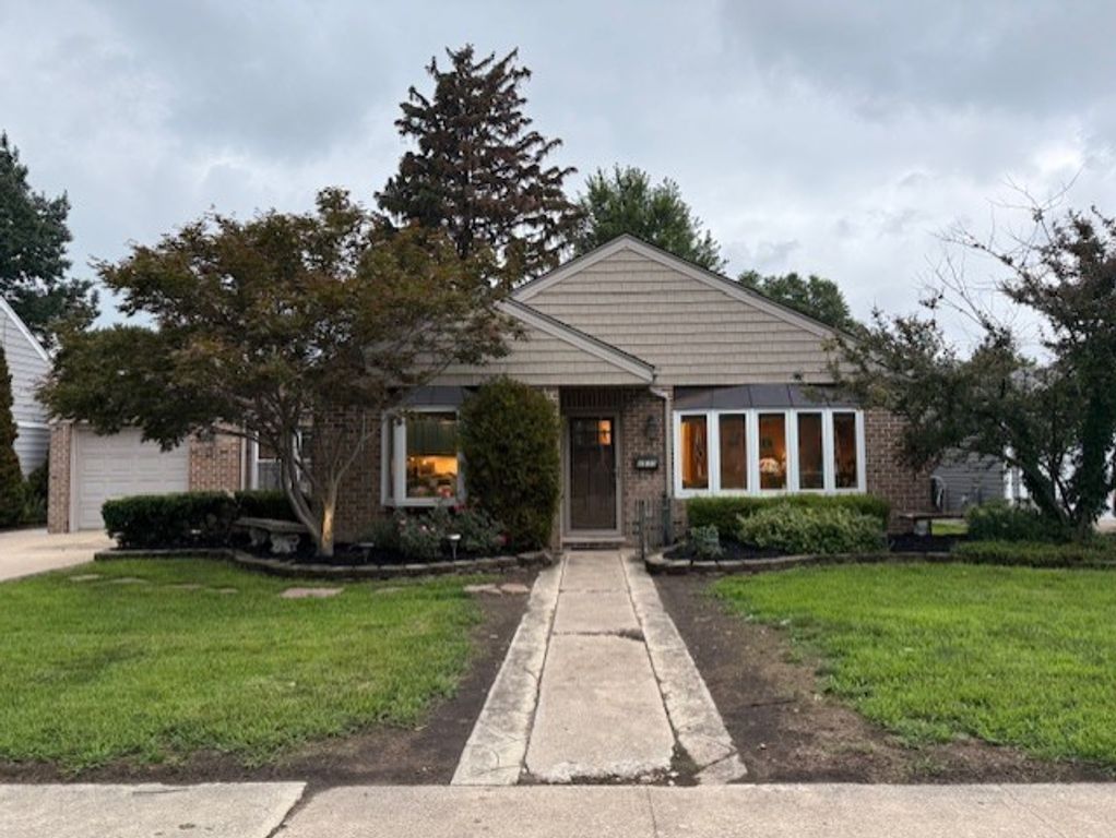4930 W 92nd Street, Oak Lawn, IL 60453