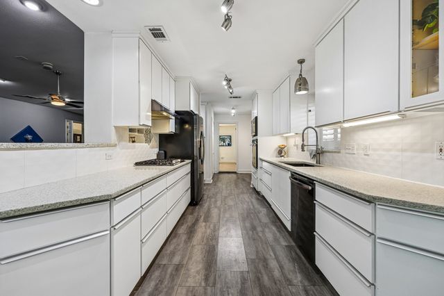 1023 Springbrook Drive, Plano, TX 75075