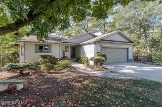 147 Colony Road, Rossford, OH 43460