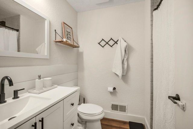 9616 Minnesota Lane N, Maple Grove, MN 55369