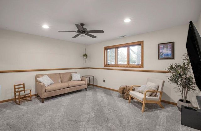 9616 Minnesota Lane N, Maple Grove, MN 55369