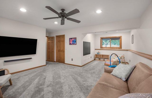 9616 Minnesota Lane N, Maple Grove, MN 55369