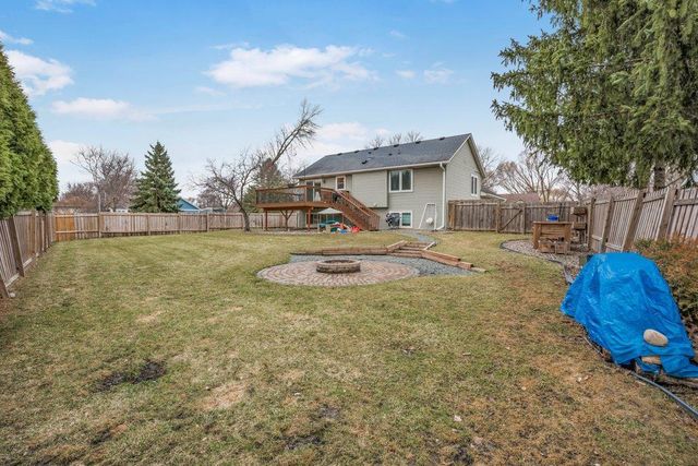 9616 Minnesota Lane N, Maple Grove, MN 55369