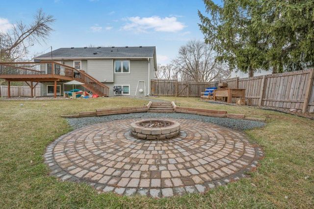 9616 Minnesota Lane N, Maple Grove, MN 55369