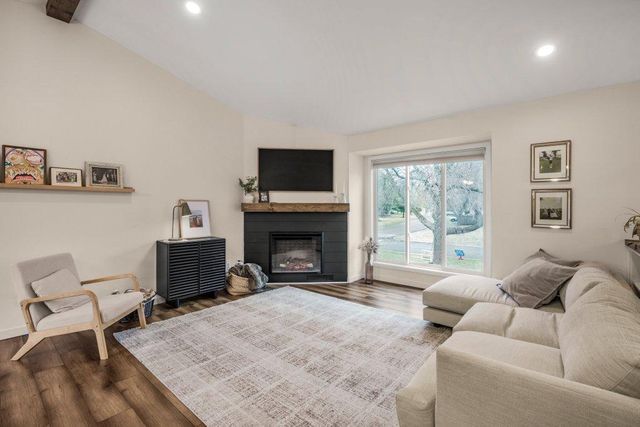 9616 Minnesota Lane N, Maple Grove, MN 55369