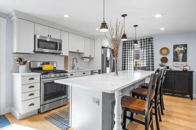 182 Woods Hole Road, Falmouth, MA 02540