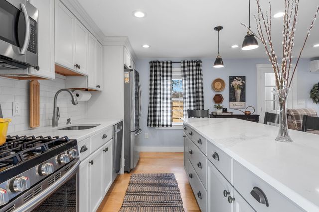 182 Woods Hole Road, Falmouth, MA 02540