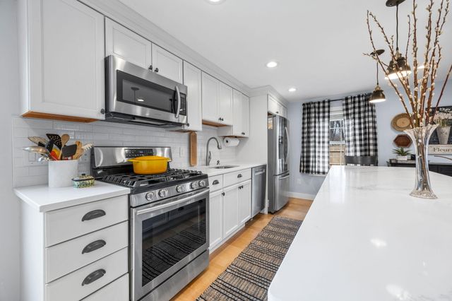 182 Woods Hole Road, Falmouth, MA 02540