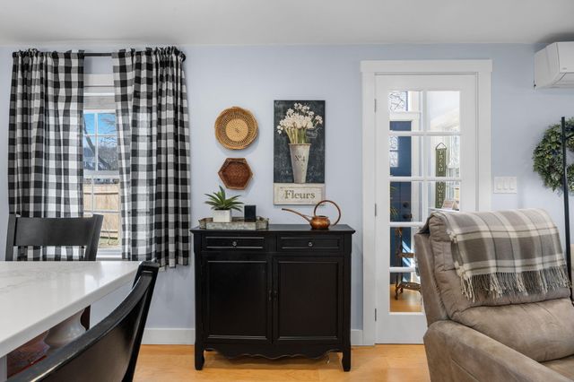 182 Woods Hole Road, Falmouth, MA 02540