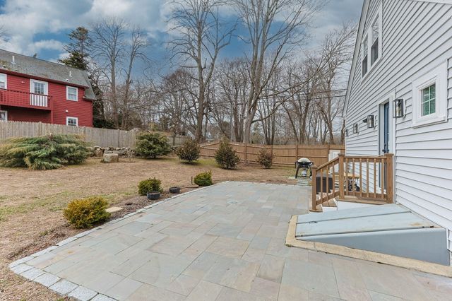 182 Woods Hole Road, Falmouth, MA 02540