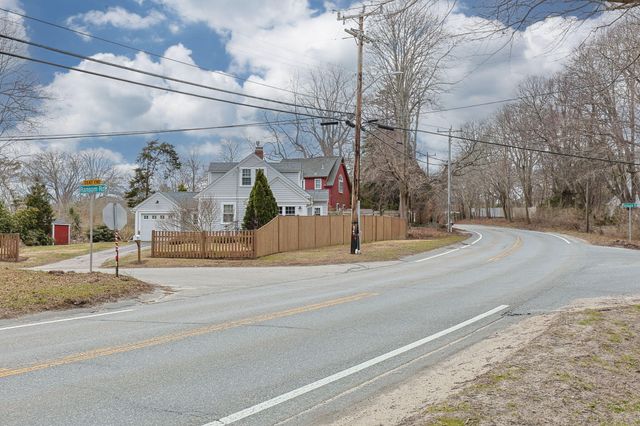 182 Woods Hole Road, Falmouth, MA 02540