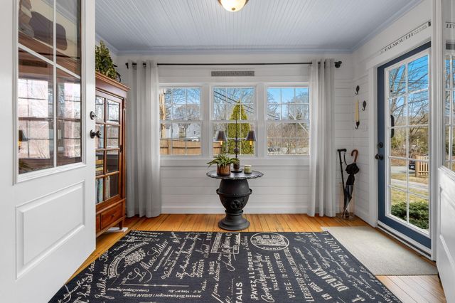 182 Woods Hole Road, Falmouth, MA 02540