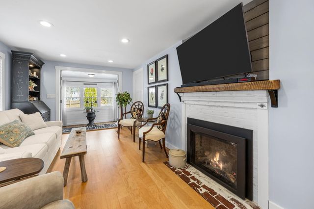 182 Woods Hole Road, Falmouth, MA 02540